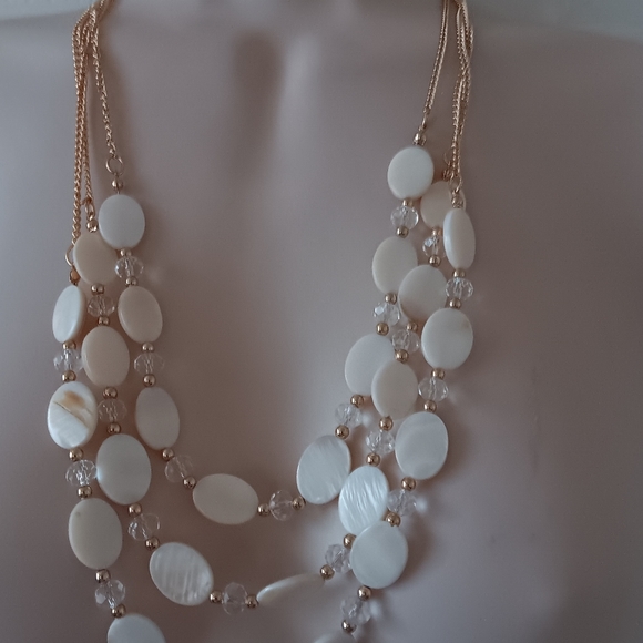 Multi Ring Shell Necklace - Picture 9 of 10